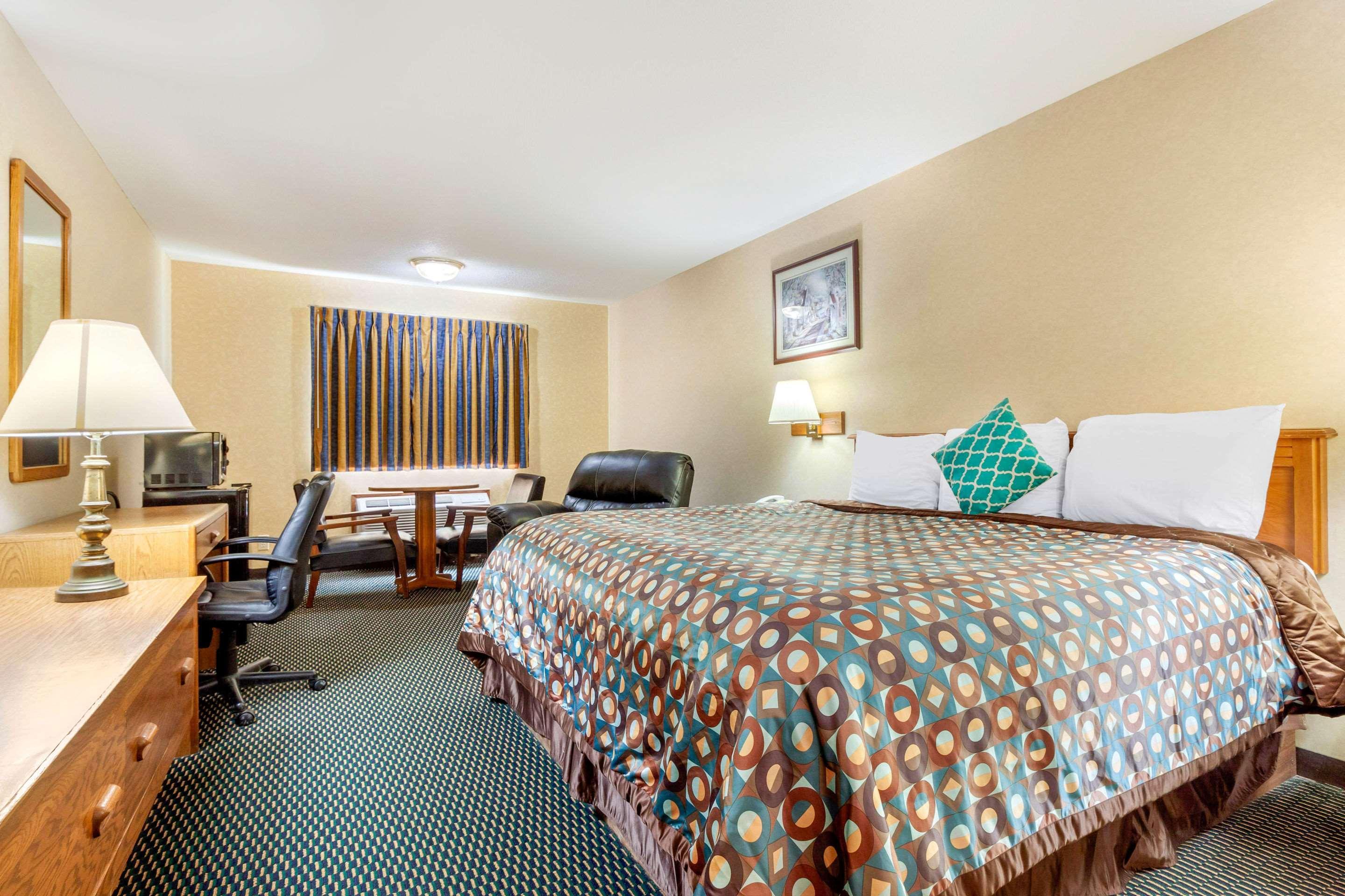 Rodeway Inn Blair Exterior photo