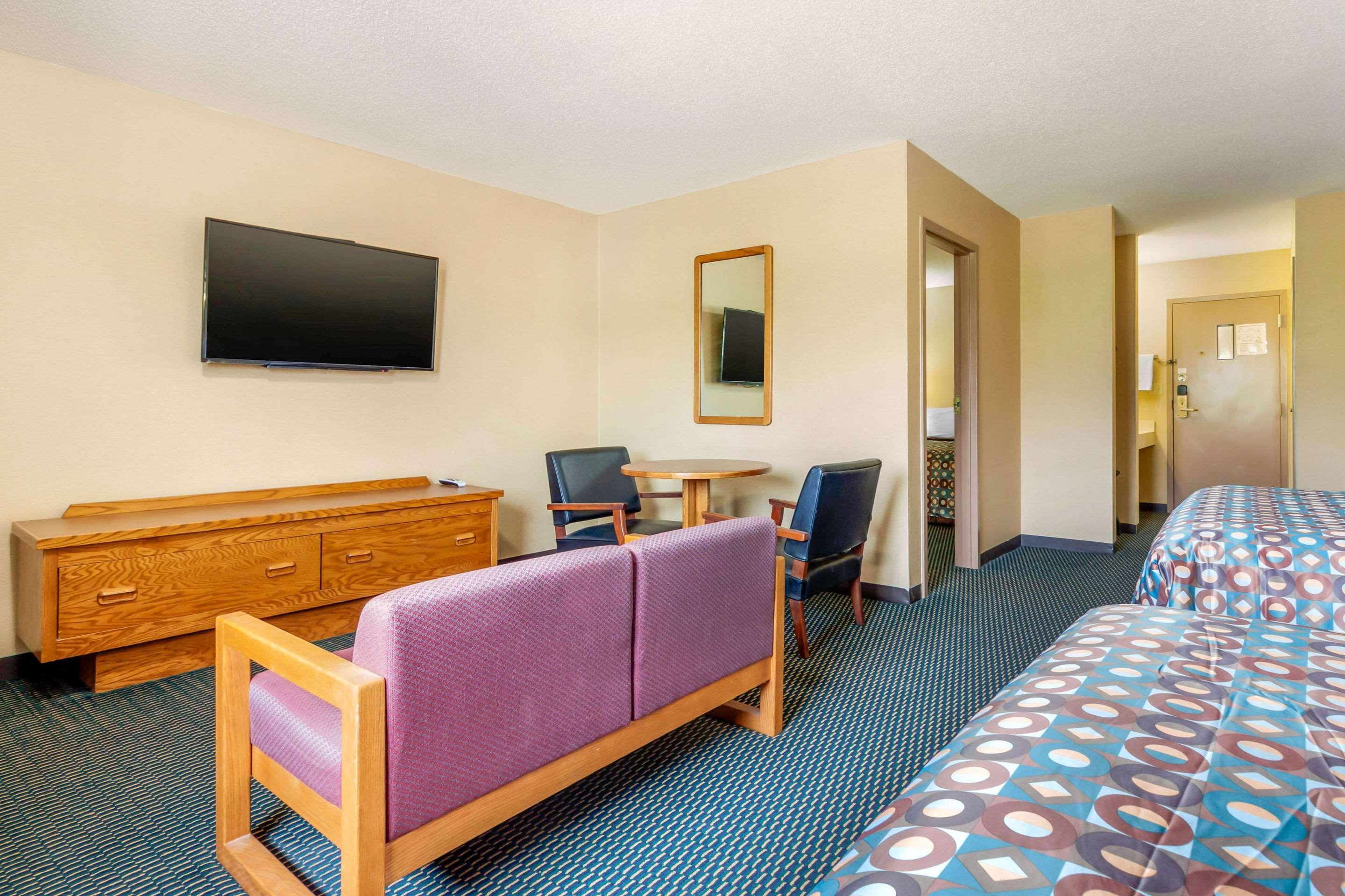 Rodeway Inn Blair Exterior photo