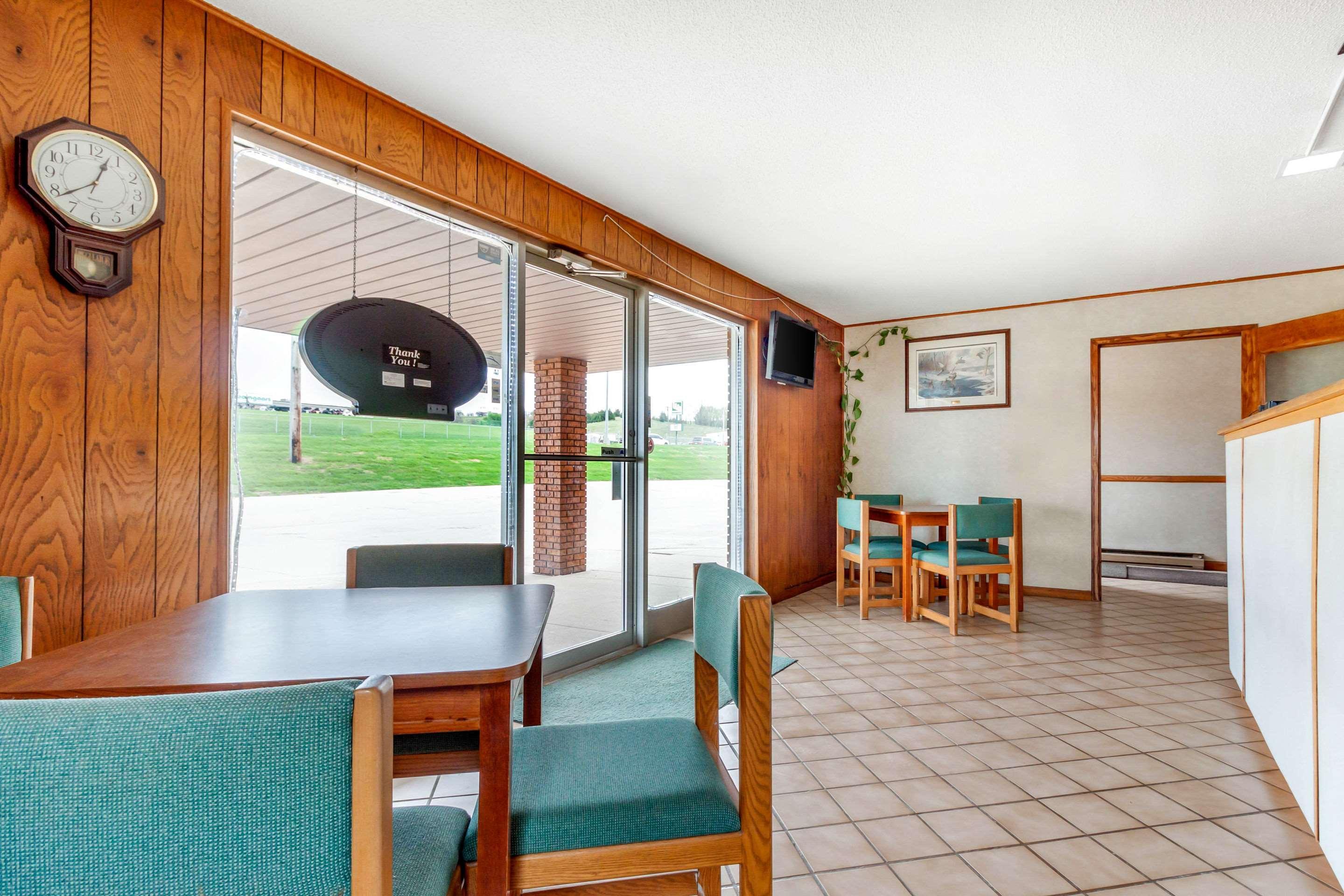 Rodeway Inn Blair Exterior photo
